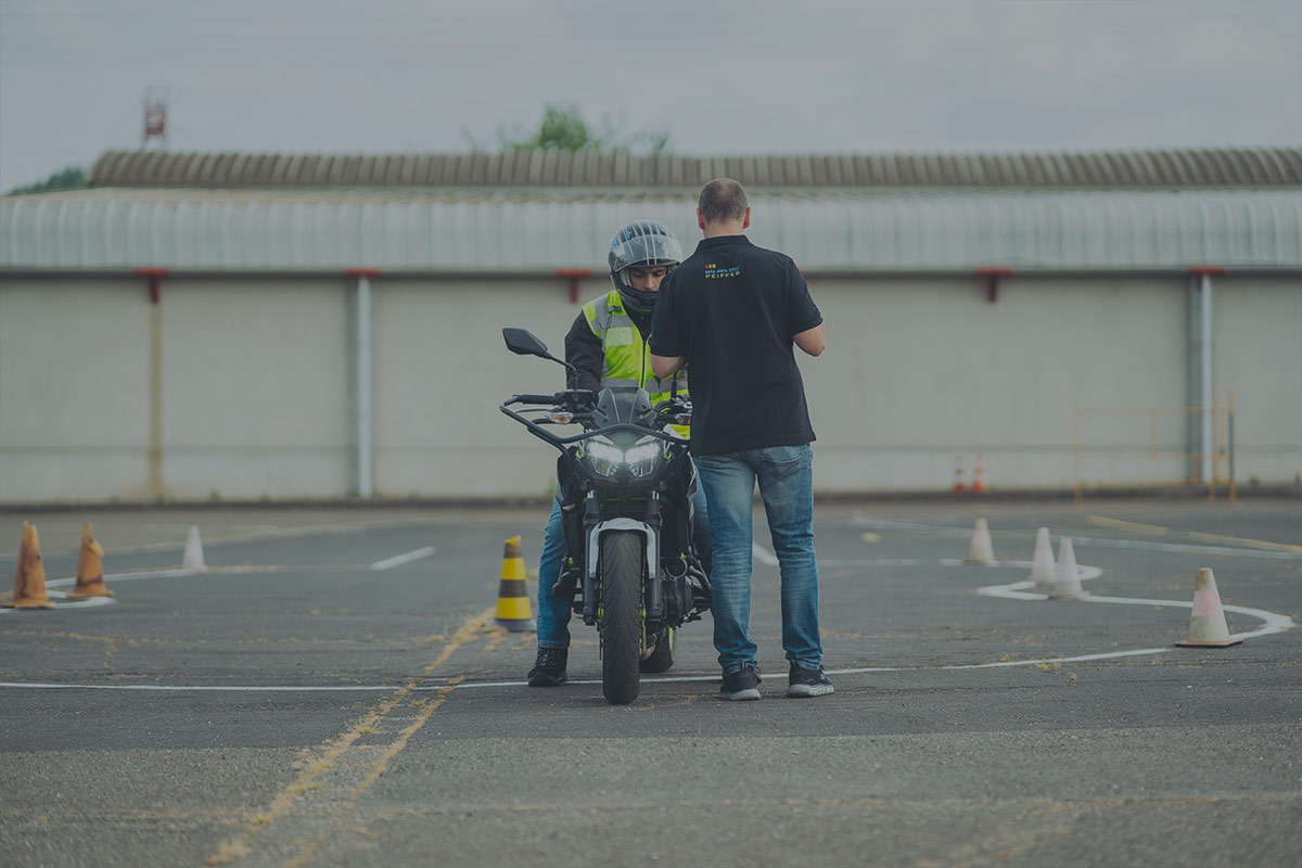 Centre de conduite Peiffer, Permis et formation Moto, Auto, Camion & Bus dans la région de Liège, Verviers, Malmedy, Vielsam & Houffalize.
