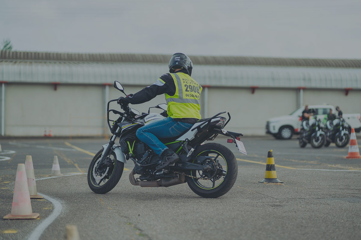 Centre de conduite Peiffer, Permis et formation Moto, Auto, Camion & Bus dans la région de Liège, Verviers, Malmedy, Vielsam & Houffalize.